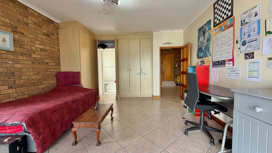 3 Bedroom Property for Sale in Mountainside Western Cape